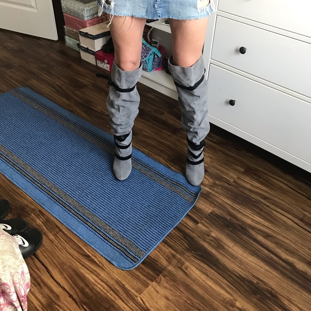 Colin Stuart size 8B thigh high Boots